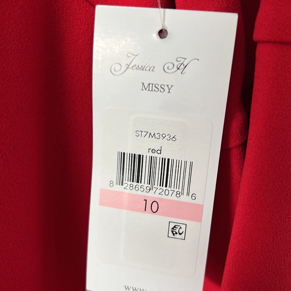 Red Dress - Picture 4 of 5